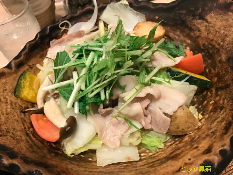 大戸屋 四元豚と たっぷり野菜の蒸し鍋定食